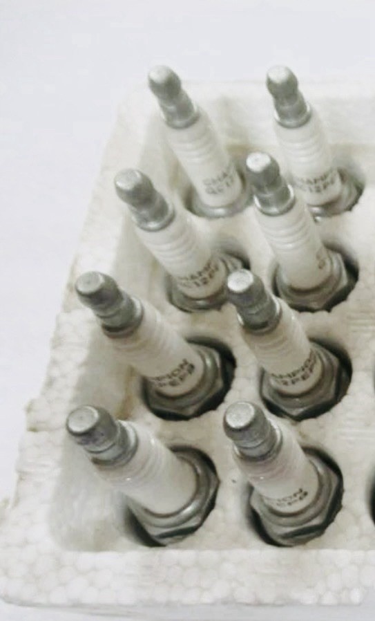 Lot of 8 Champion QC12PEPB Spark Plug 7953S OEM New Factory Boat Parts