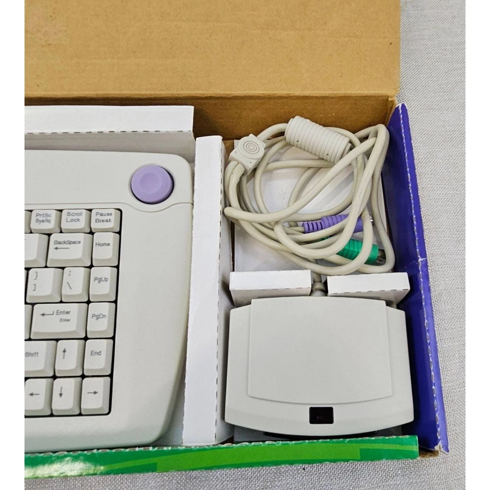 Ack-580 One Touch Simply Wireless Multimedia Keyboard Trackball Retro Tech - Image 3 of 4