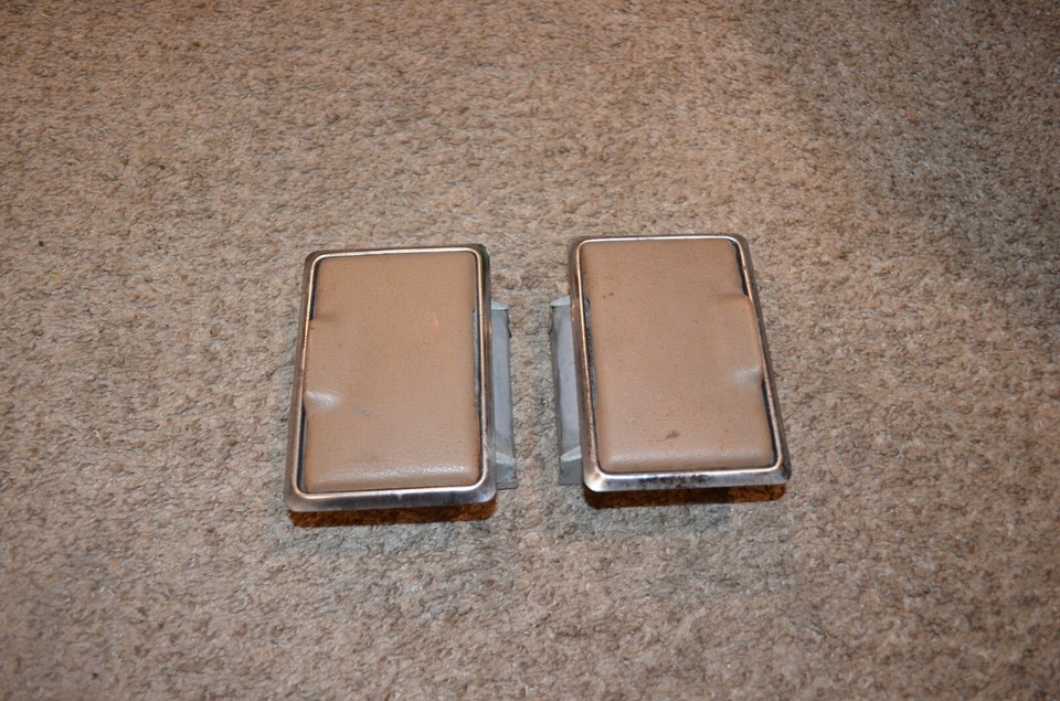 19871991 FORD BRONCO ASHTRAY ASH TRAY REAR SIDES PAIR NEEDS POLISHING