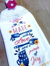 Crochet Top Pioneer Woman Kitchen Towel (full towel from the Hattie Set)
