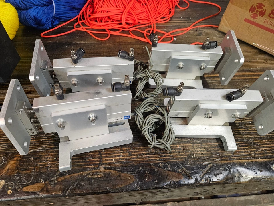 Actuador lineal neumático Bimba Twin 140 psi 10 BAR TB-1675-EMX Foto 2 de 4