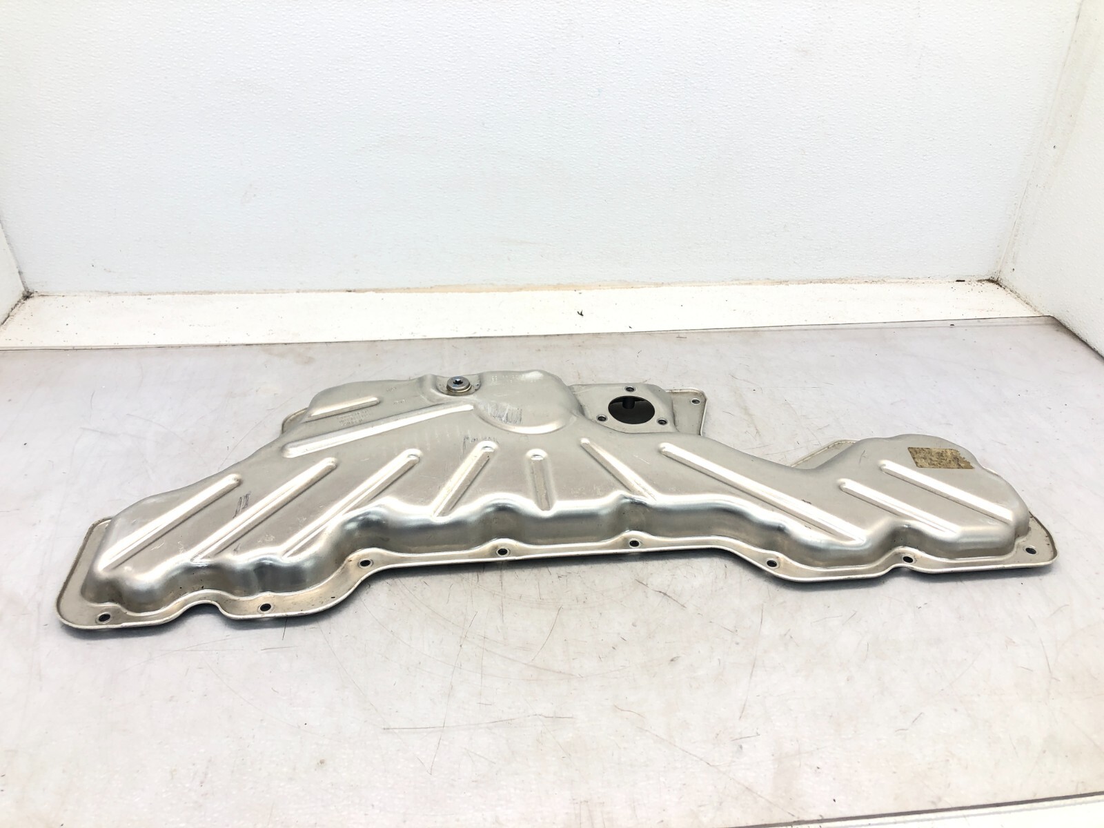 2014-2018 BENTLEY FLYING SPUR 4.0L V8 ENGINE MOTOR LOWER OIL SUMP PAN OEM