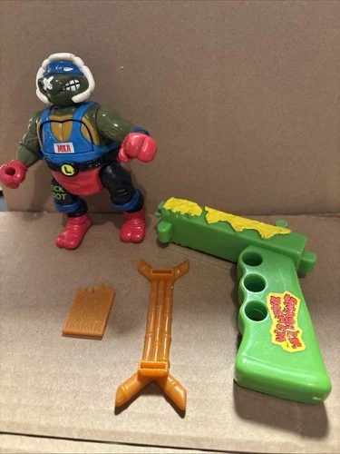 Kowabunga Kickboxin' Leo Teenage Mutant Ninja Turtle 1992 w/ Partial Accessories