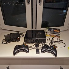 Xbox 360 E 500GB Bundle 2 Controllers Extra Long Play & Charge Cable + 6 Games