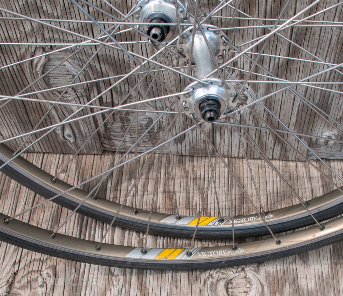 Vintage Campagnolo Victory Road Bike WHEELS Hubs Rims