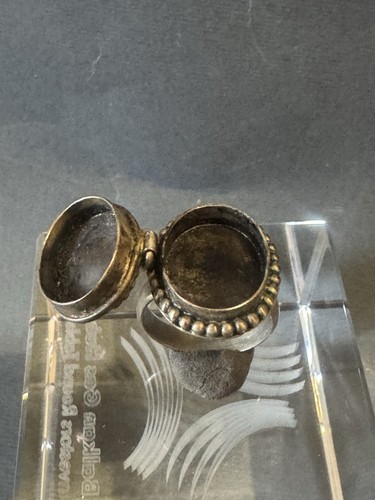 RARE ONE OF A KIND ANTIQUE Victorian MEMENTO MORI SKULLS secret box SILVER RING - Picture 7 of 10