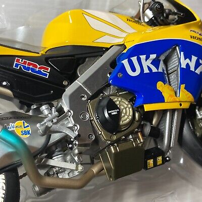 Tamiya 1/12 Honda Pons RC211V '03 2003 Ukawa Finished Model Tamiya 1/12 Honda Pons RC211V '03 2003 Ukawa Finished Model