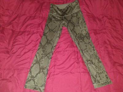 Lululemon Wunder Unders 2 Leggings Green Ziggy Snake Snakeskin Olive Cropped