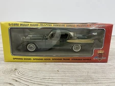 1957 Studebaker GOLDEN HAWK 1:18 Motor City Classics Woodsmoke Gray 80004 /rb