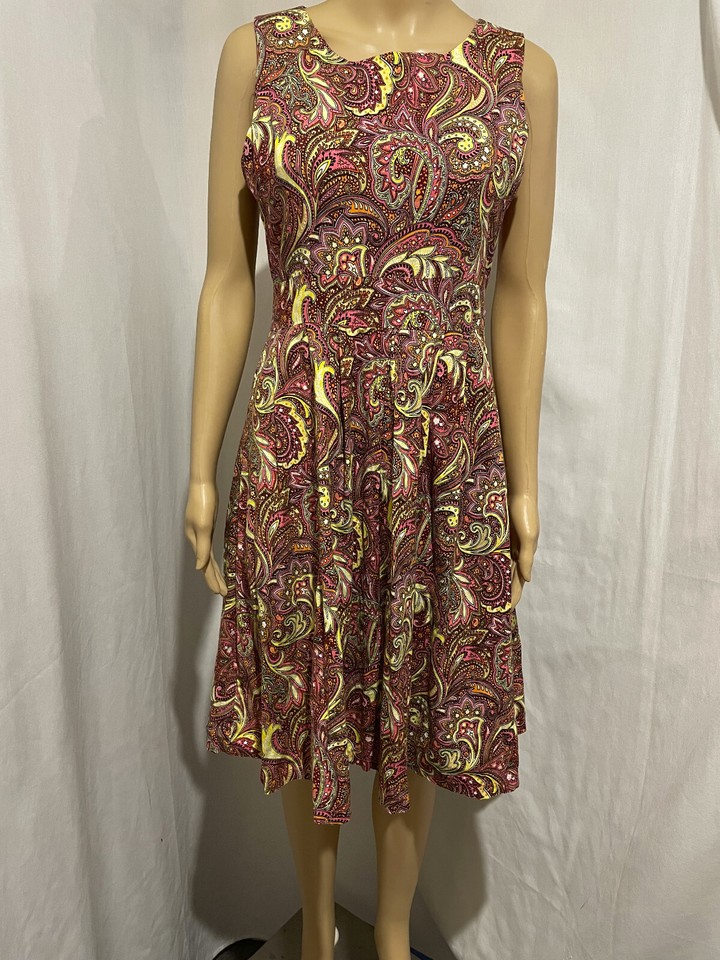TIMELESS BY VANNESSA TONG SIZE 10 SLEEVELESS PAISLEY PRINT FIT AND FLARE  DRESS