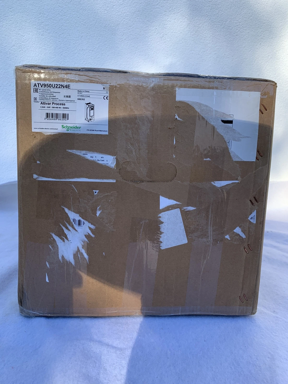 Schneider Electric ATV950U22N4E Variable Speed Drive — Drives & Inverters