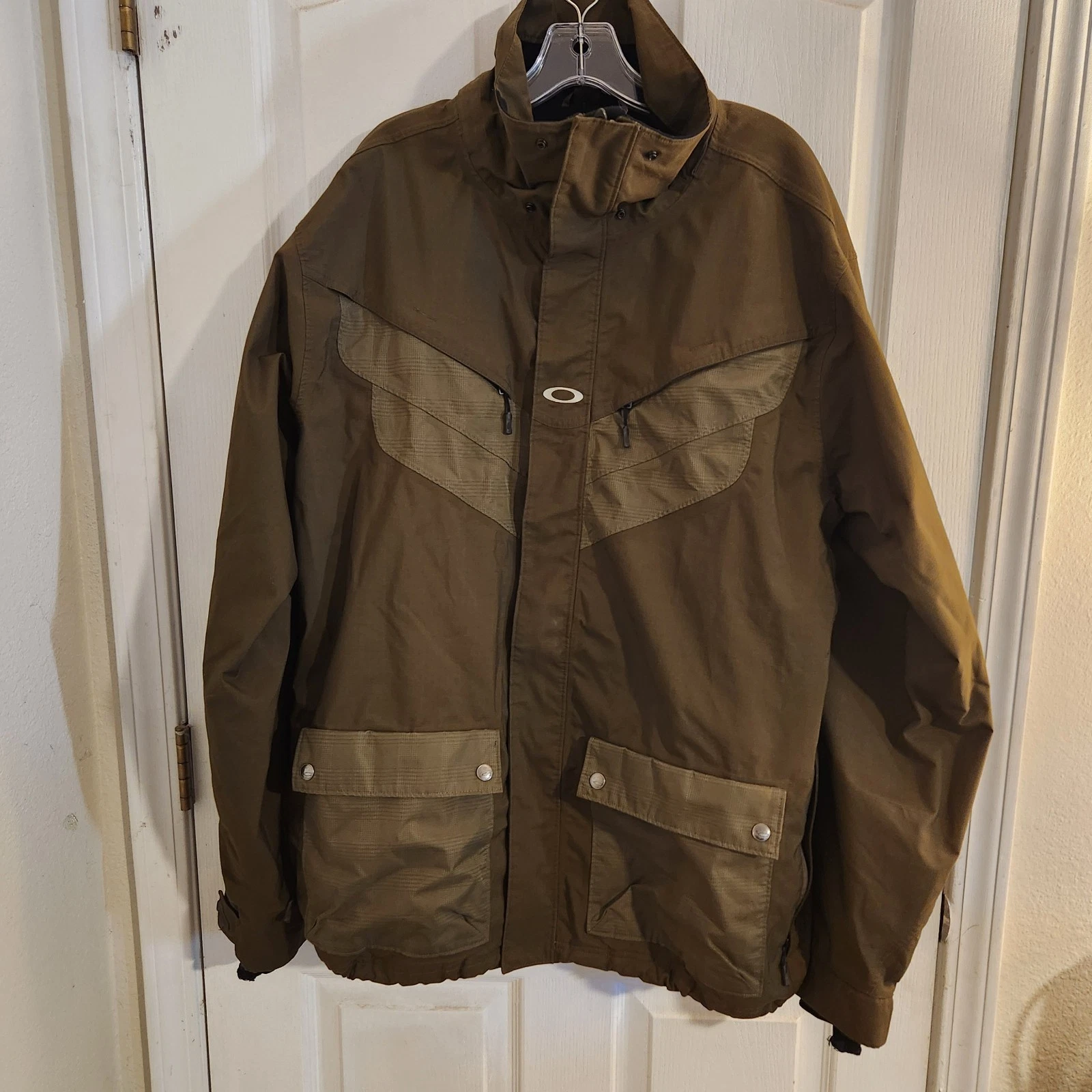 OAKLEY Olive Green Jacket SKI Snowboard XL Great Condition