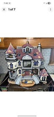 Lemax Spooky Town Madam Ashbury's Lighted House of Wax 35784A Untested