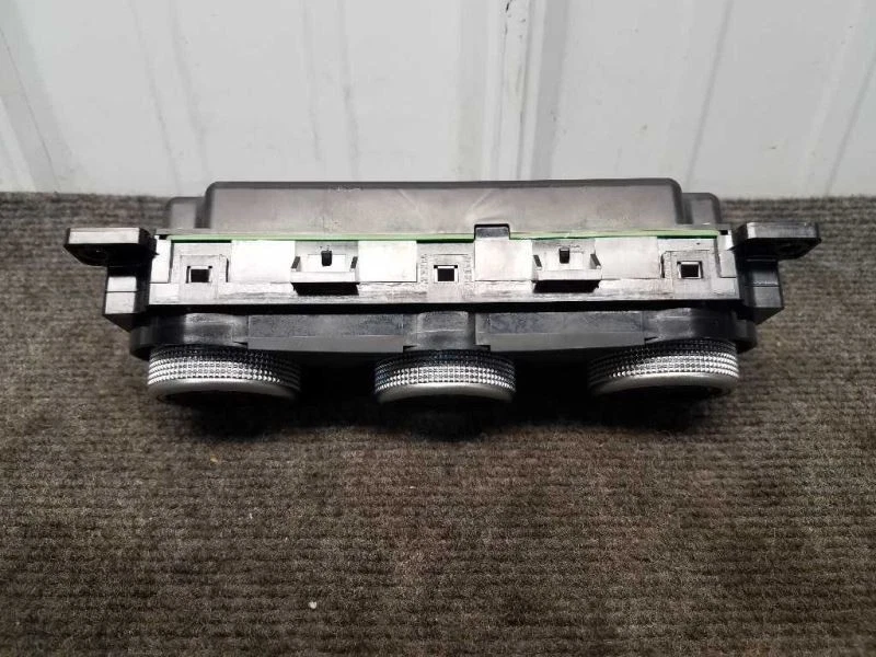 2015 Subaru WRX контроль температуры - автоматическая температура PN: 72311VA040 - Изображение 2 из 4