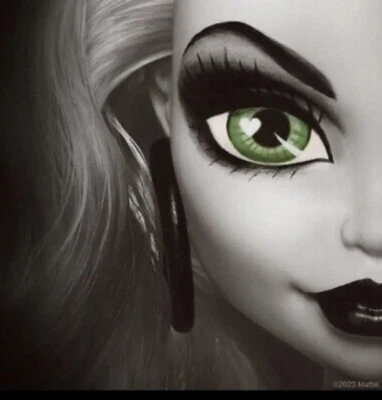 Mattel Skullector Monster High Bride of Chucky Doll Set Tiffany Chucky In Hand