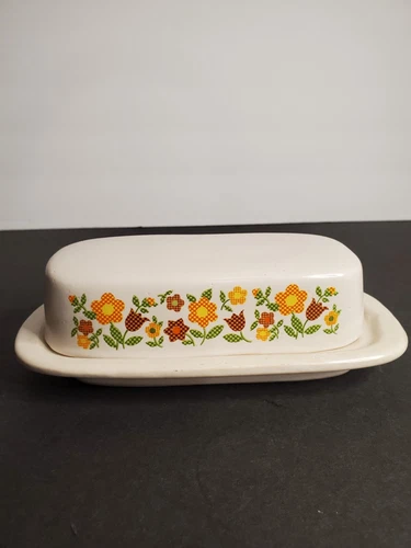 Vintage McCoy 7013 USA Butter Dish Daisy Chain Flowers Ceramic