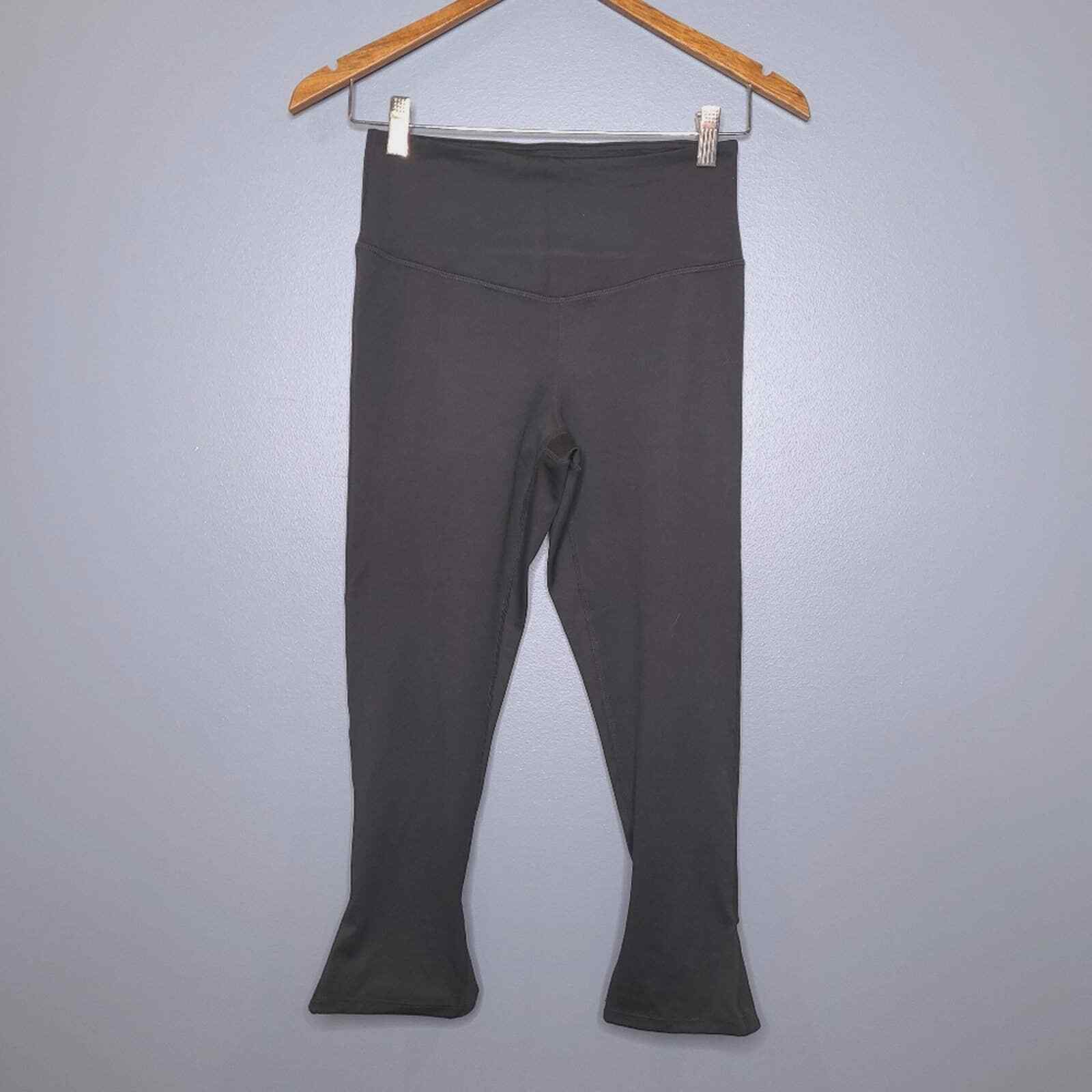 Zella Black Capri Athletic Activewear 