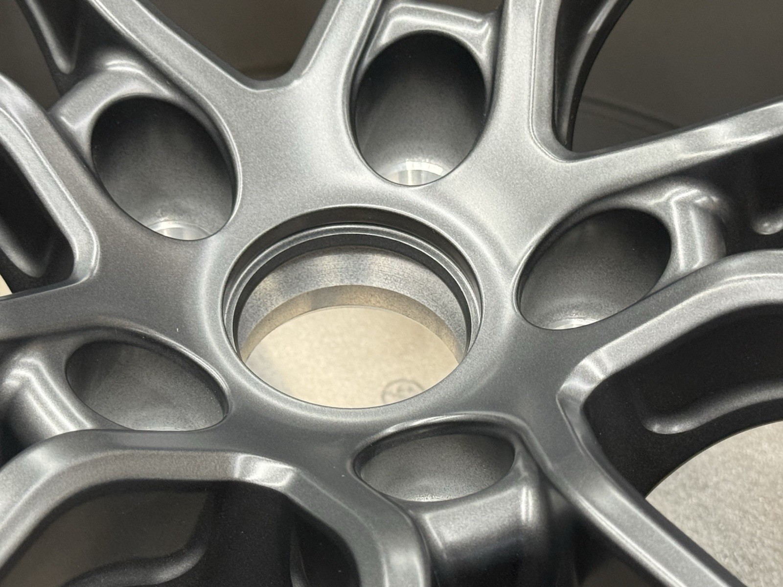 Lamborghini Huracan Front Wheel P/N 4T0601017CDIND