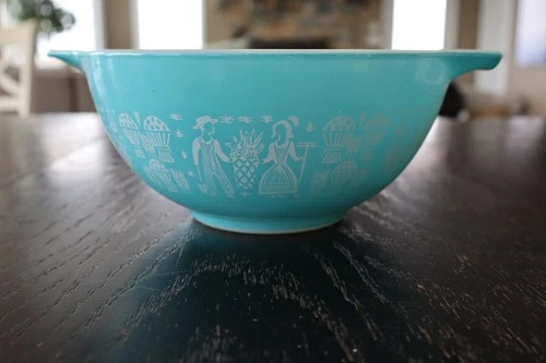 Vintage Pyrex Amish Butterprint Cinderella Mixing Bowl 1.5 QT Turquoise Blue USA