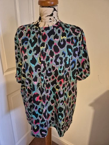 Scamp & Dude Khaki with Rainbow Shadow Leopard print t-shirt Size 16 BNWT