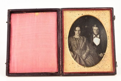 Early Daguerreotype ID'd Man & Woman Couple in 1/4 Plate Wood Composite Case V21