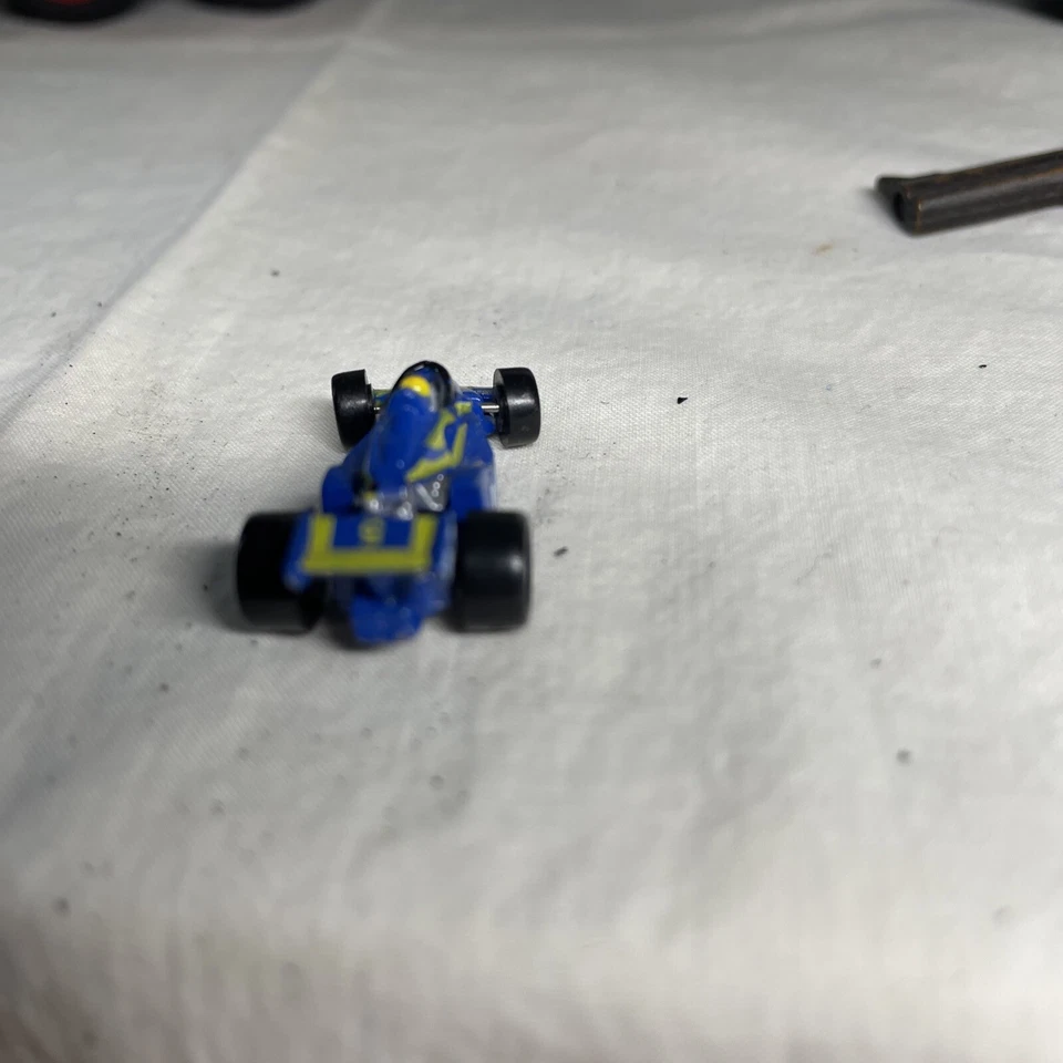 Micro Máquina Coche de Carreras #5 Azul Amarillo De Colección Años 80 Hombre Cueva Sala de Juegos Tienda Decoración Foto 4 de 4