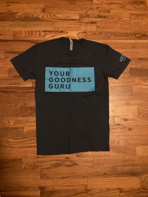 Akin’s Natural Foods Your Goodness Guru 100% cotton navy blue tee shirt small