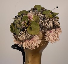 VICTORIAN 19TH C ROQUANCOURT SHIPPING BOX  BONNET W GOLD LAME  FLORALS