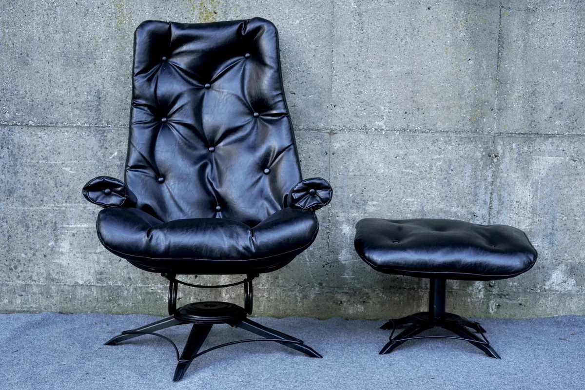 Mid Century Modern Homecrest Tall Wrought Iron Black Lounge Chair