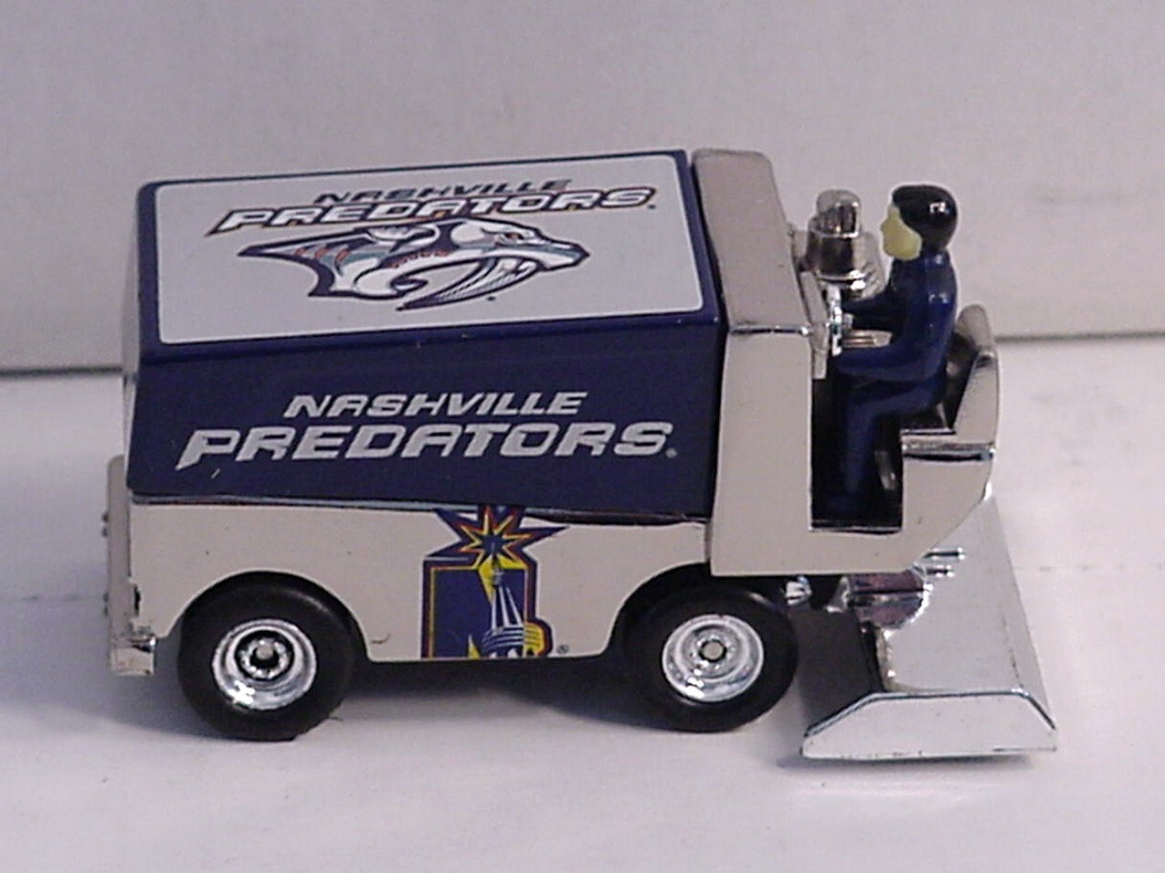 Nashville Predators 2002 Diecast Zamboni NHL 150 WhiteRose Collectible