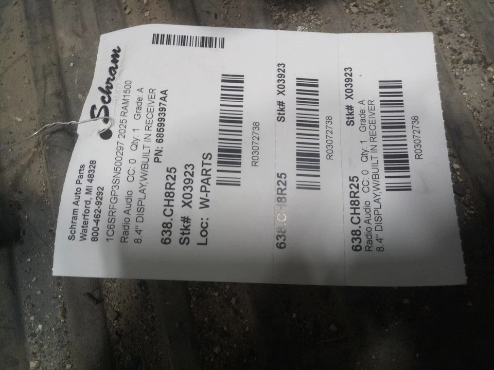 2025 Ram 1500 Radio Receiver Display Equipment 3072738 - Image 4 of 4