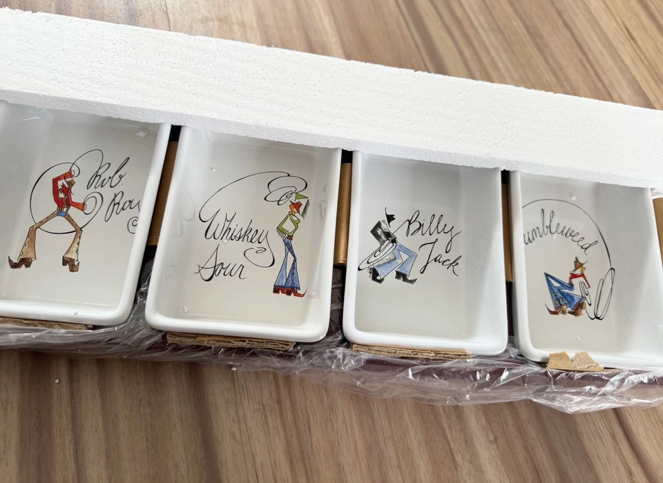 Новый ковбойский галстук Pottery Barn Western один на деревянном подносе с 4 приправами блюда - Изображение 2 из 4