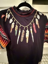 Size M - Akademiks Native Tribal Feather Graphic T-shirt
