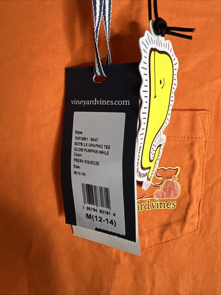 Camiseta para niño Vineyard Vines manga larga media calabaza naranja brillante en la oscuridad Foto 4 de 4
