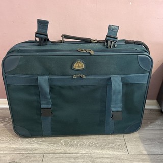 Official Globetrotter suitcase (Rock Vintage).