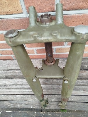 BSA C15 or A7 A10 B31 B33? Bantam Front Fork Suspension Gabeln Forcella Fourche