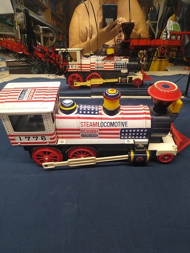 Toy Town Indian Special Tin locomotive 1776 Bicentennial Edit Battery Operated - Picture 4 of 17