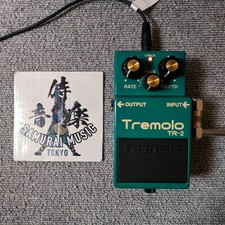 Pedale per chitarra effetto tremolo BOSS TR-2 con spedizione gratuita dal Gia...