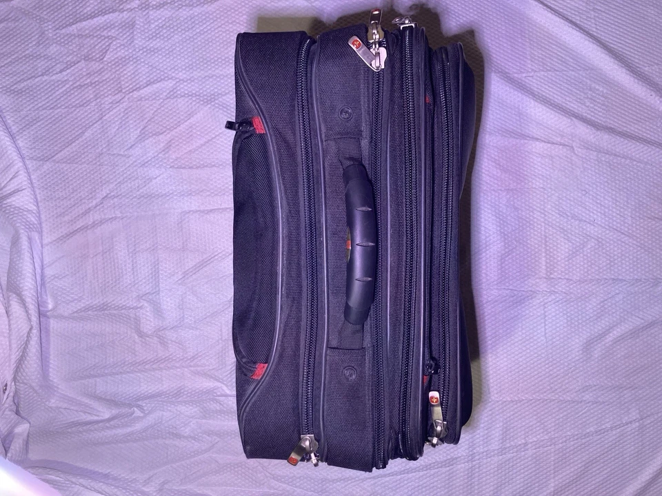 Swiss Wenger Gear Rolling Travel Carry On 17" w/ 15" Laptop Bag Briefcase Bundle - Image 3 of 4