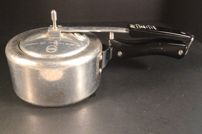 Vintage Hawkins Classic 1.5 Liter Aluminum Pressure Cooker (No Whistle)