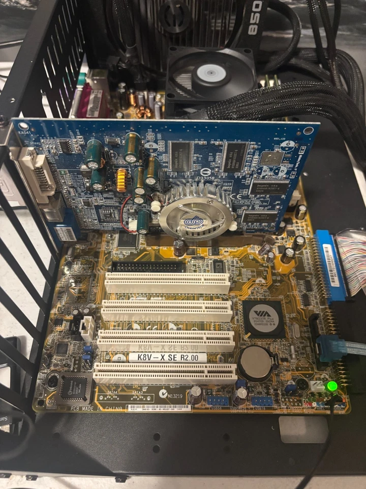 Sistema vintage ASUS K8V-X SE Athlon 64 3000+ 2 GB DDR FX5700LE AGP probado Foto 3 de 3