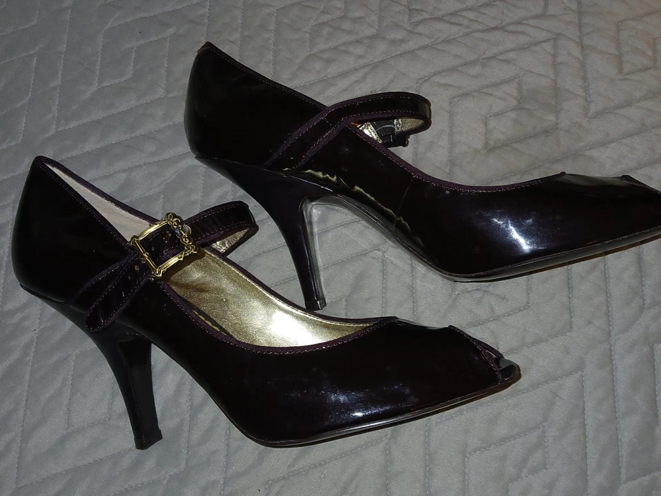 Tacones BCBG Paris granate oscuro talla 11 nuevos sin caja $169 al por menor Foto 2 de 4