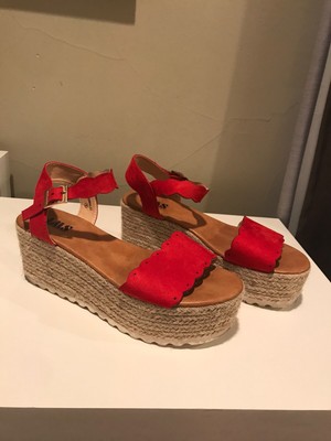 ams platform sandals