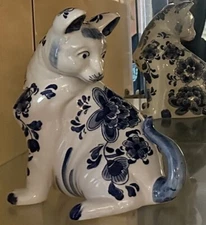 Vintage Blue And White Floral Hand Painted Kitten Cat Centrum Ceramics 9"