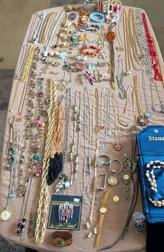 Vintage Costume Jewelry Lot Signed And Unsigned  Over  100 Pieces.All Good Cond.