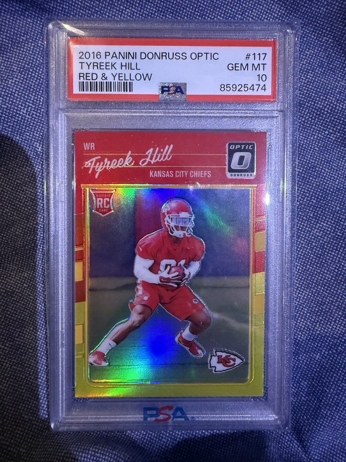 2016 Panini Donruss Optic Tyreek Hill Red & Yellow RC #117 PSA 10 view 1