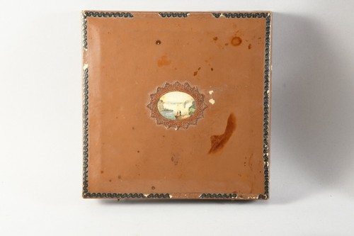 C11R03- Konvolut Schmuckschatullen Etuis ua in Rosenform 2x lithographiert - Bild 10 von 12