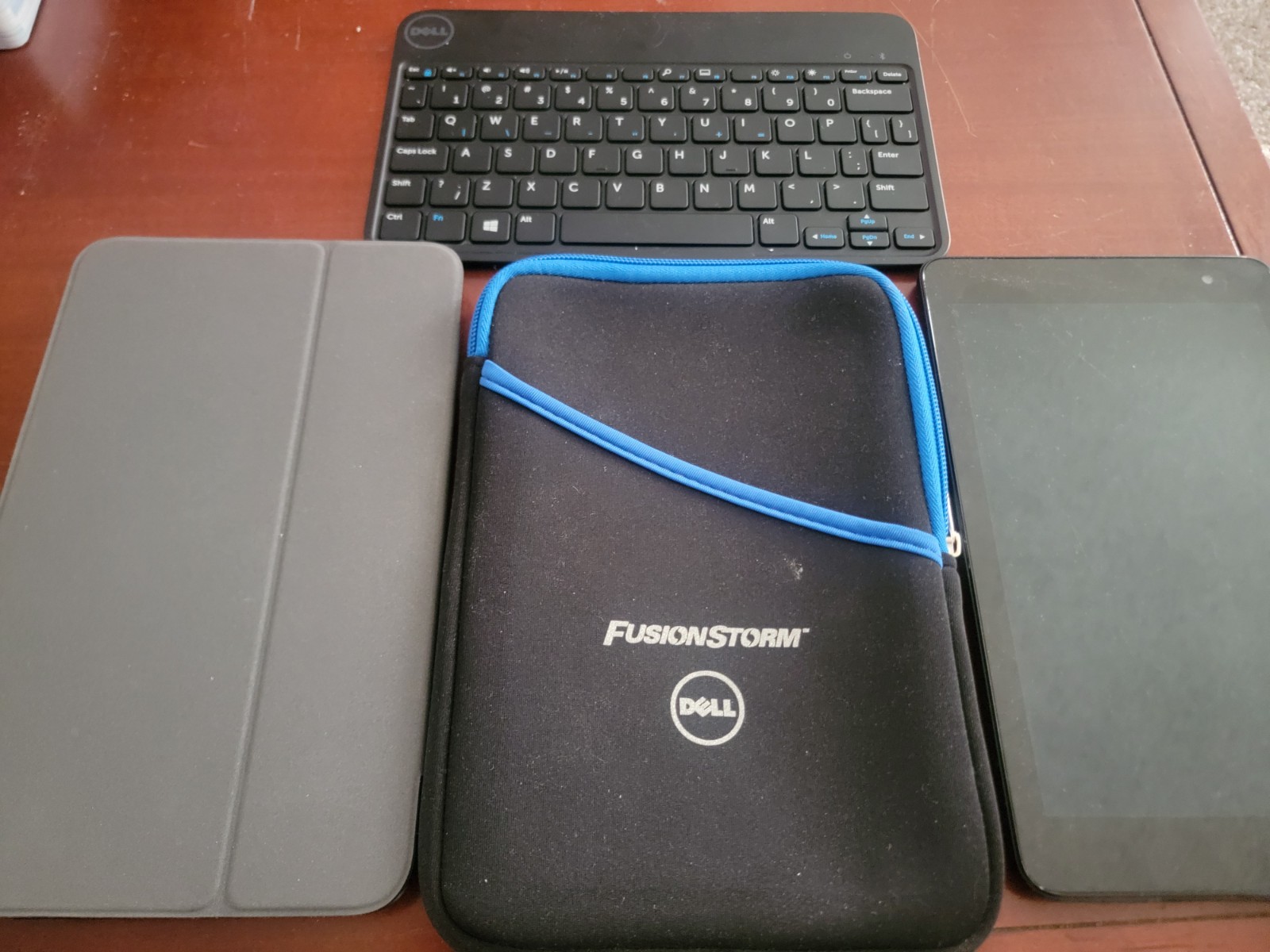 Dell Venue 8 Pro 32GB, Wi-Fi - Black + Case/Keyboard (FOR PA