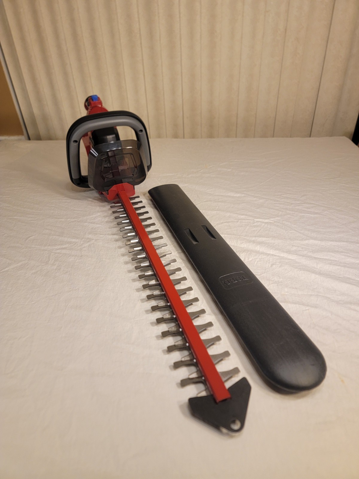 New Toro Hedger, #:51491T,  Dual Action. 40V Max DC, 24", Lithium  (Tool Only)