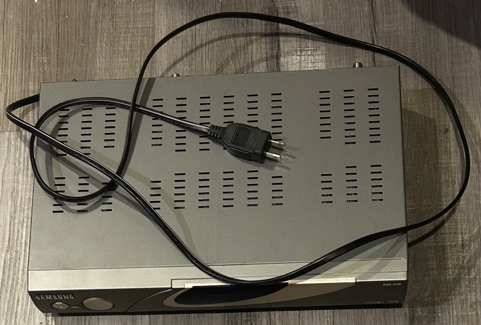 Samsung Digital Satellite Receiver DVB DSR 3700 - Image 3 of 4